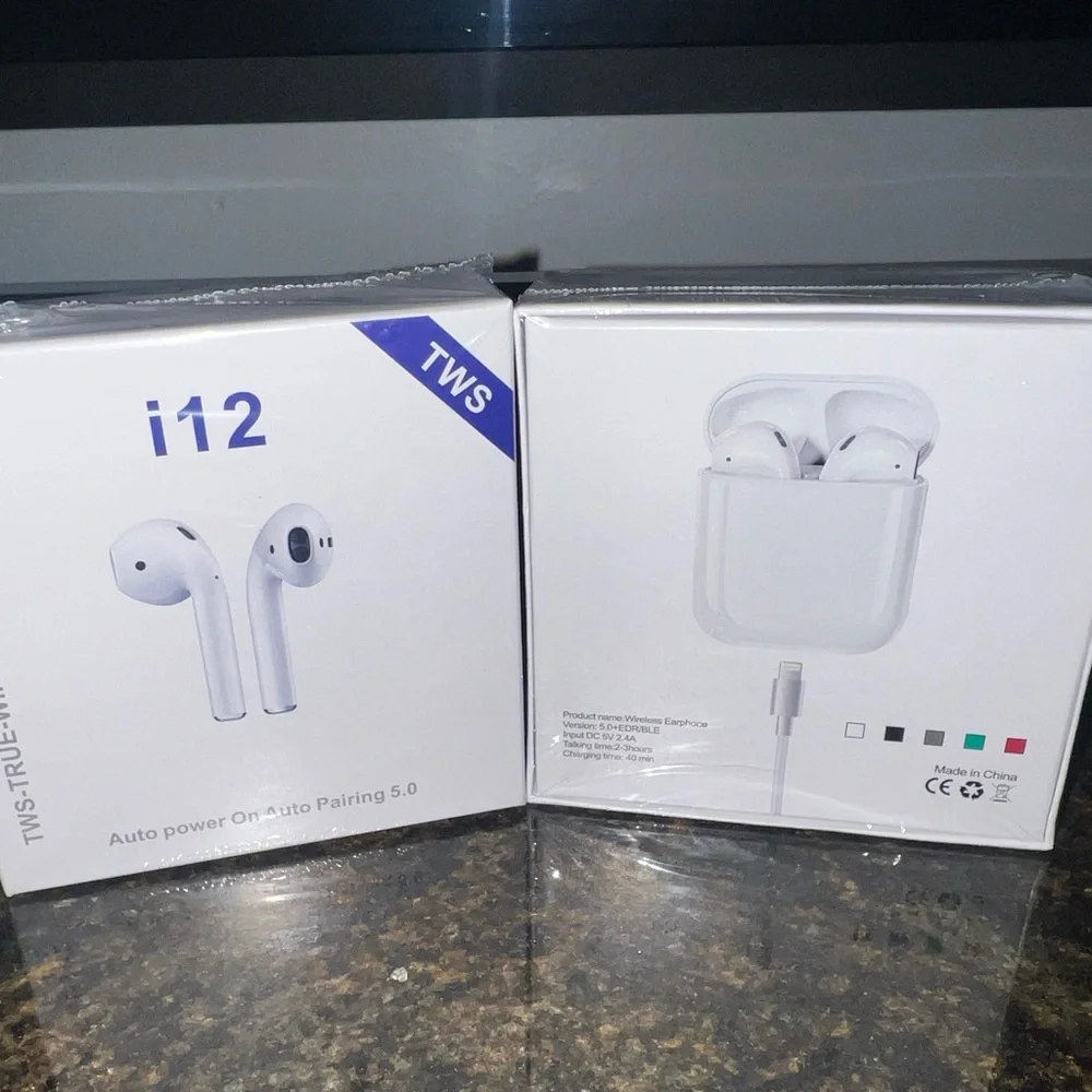 Set of 2 Wireless Bluetooth Earbuds with Charging Case - White